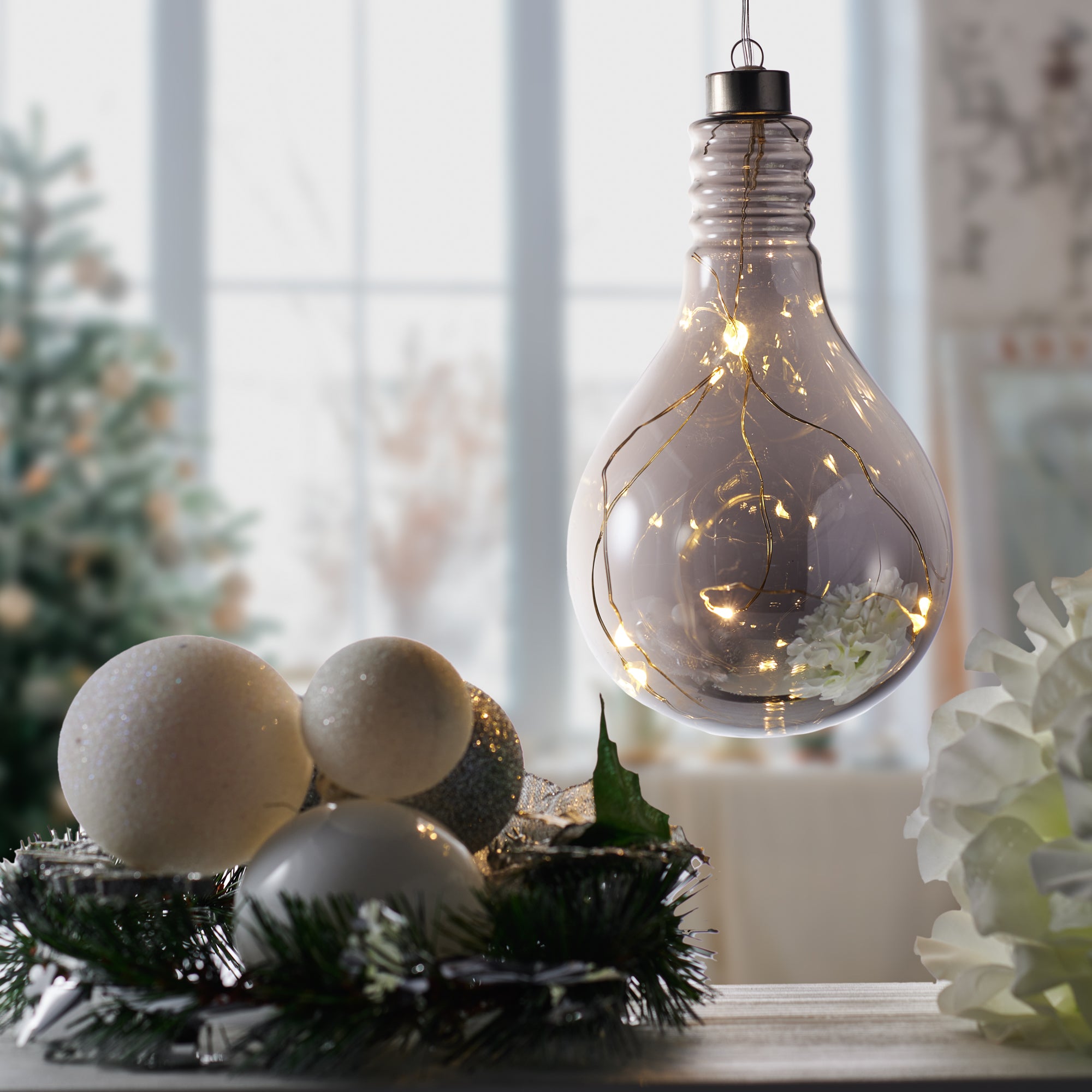 Decorative Christmas bulb with LED lights