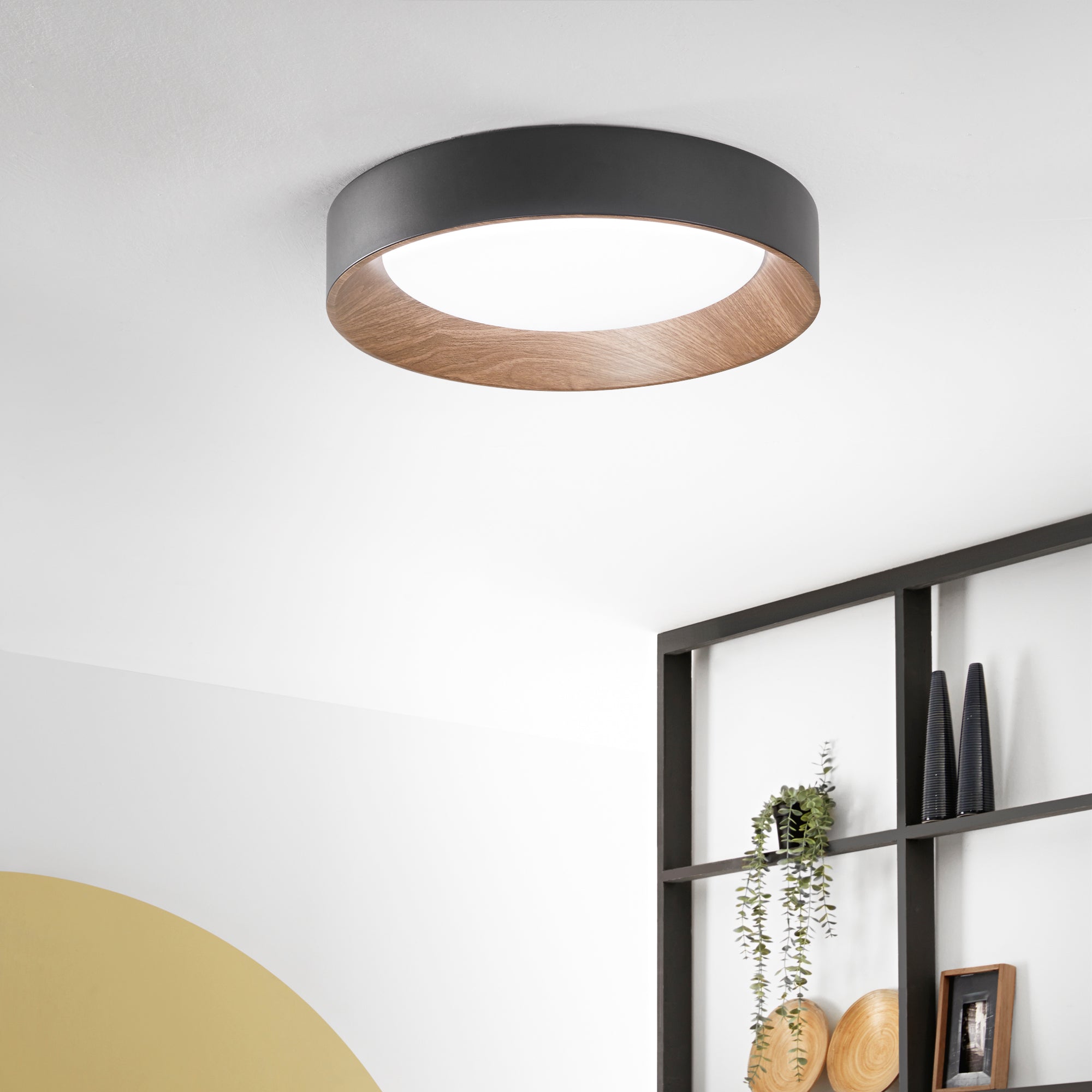 Plafoniera ARKA metallo nero o bianco, con interno dall'effetto legno - FT-FeelThe