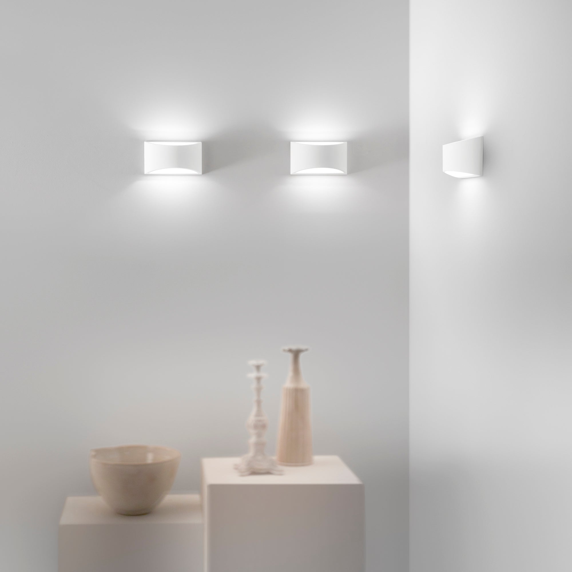 Applique ASTRON in gesso bianco verniciabile con luce biemissione (1xG9) - FT-FeelThe