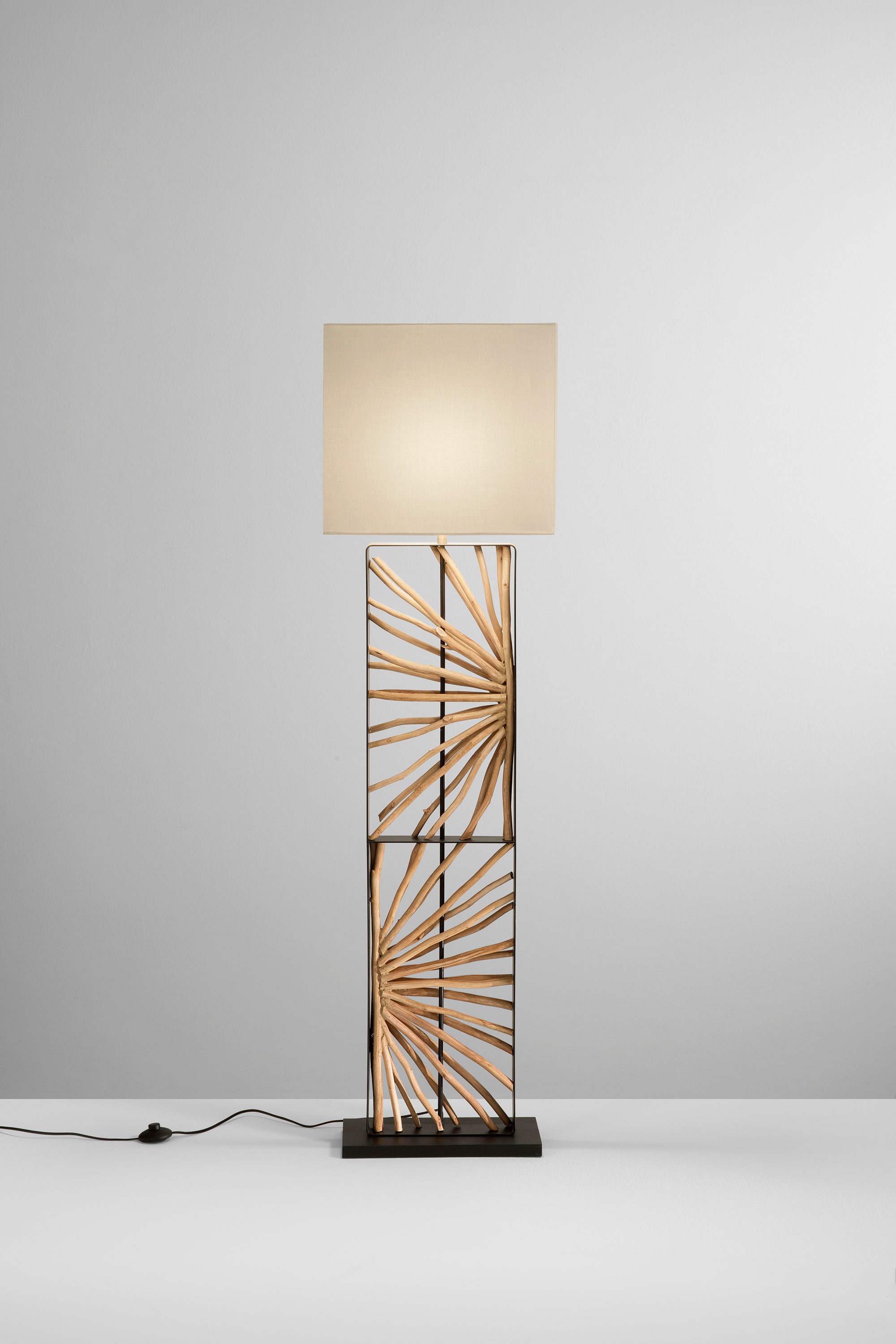 Piantana ETHEREAL in legno | FT Feel The