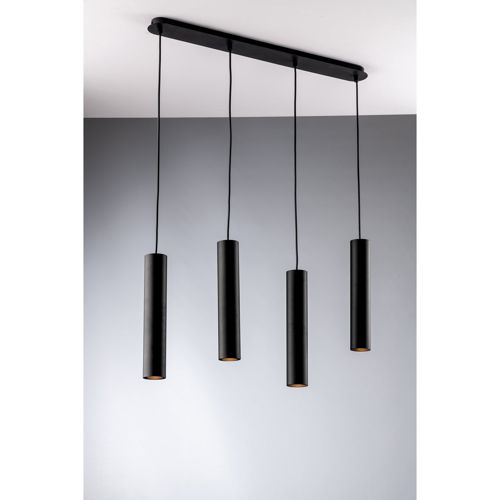 Lampadario a sospensione FLUKE con quattro pendenti e struttura tubolare - FT-FeelThe