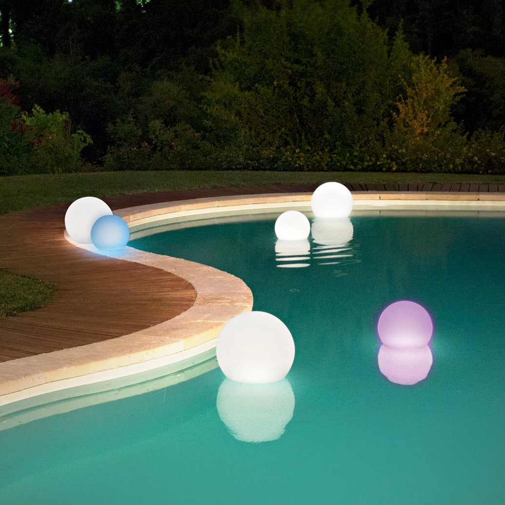 Lampe solaire GECO LED flottante et rechargeable, RGB + lumière naturelle et télécommande incluse