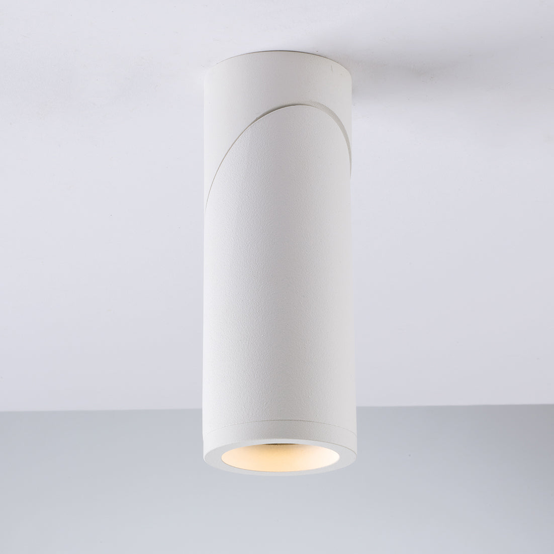 Lámpara de techo GENESIS de aluminio con difusor orientable