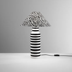 Lampada da tavolo Kenya - Foto sfondo grigio