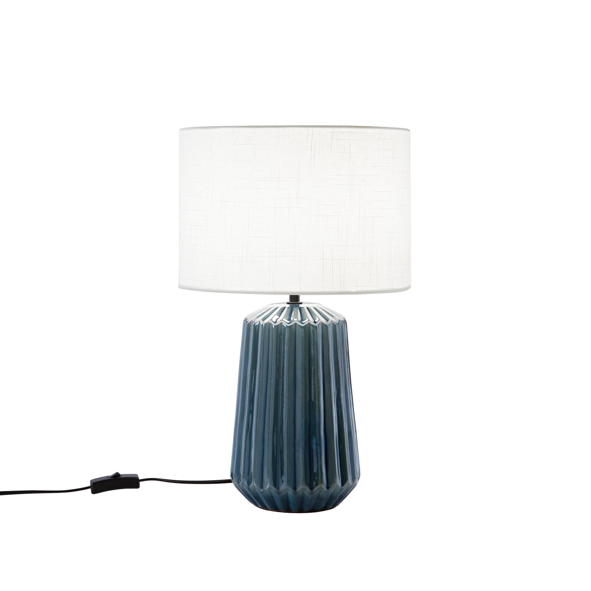 Lampada da tavolo KIOWA in ceramica ottanio plissettata con paralume in tessuto 46 cm. - FT-FeelThe