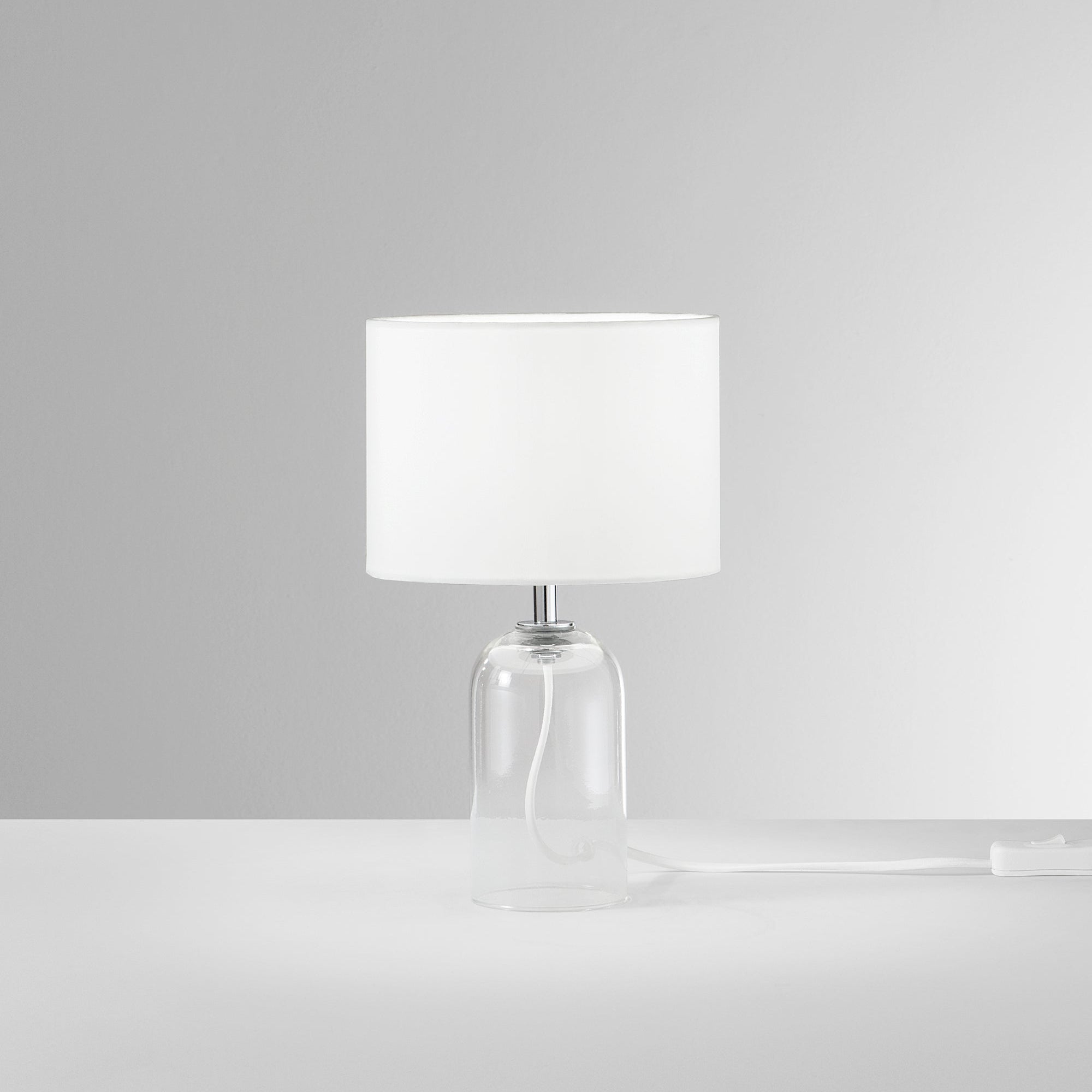 Lume London in vetro bianco - Sfondo grigio