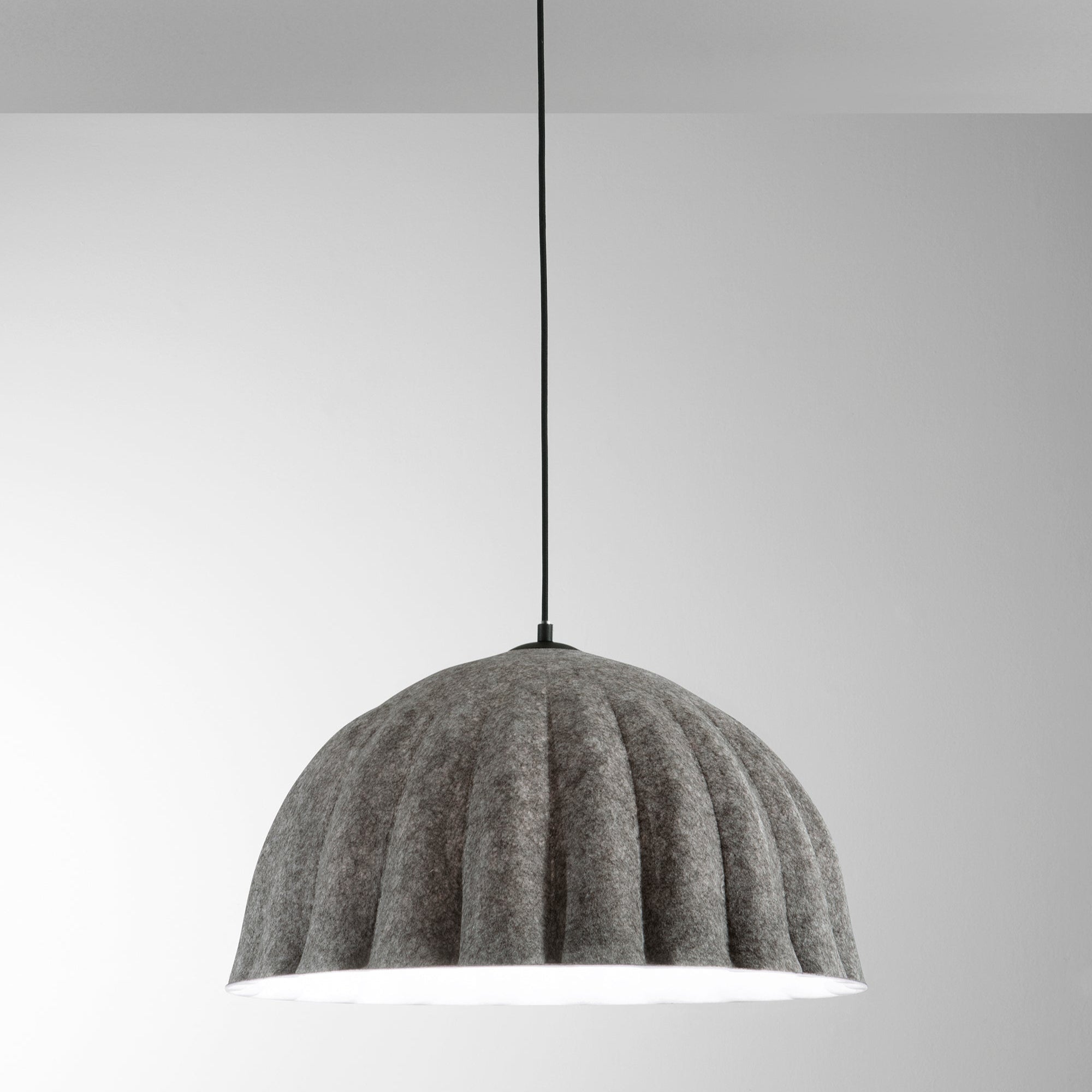 Sospensione MIDI in feltro grigia