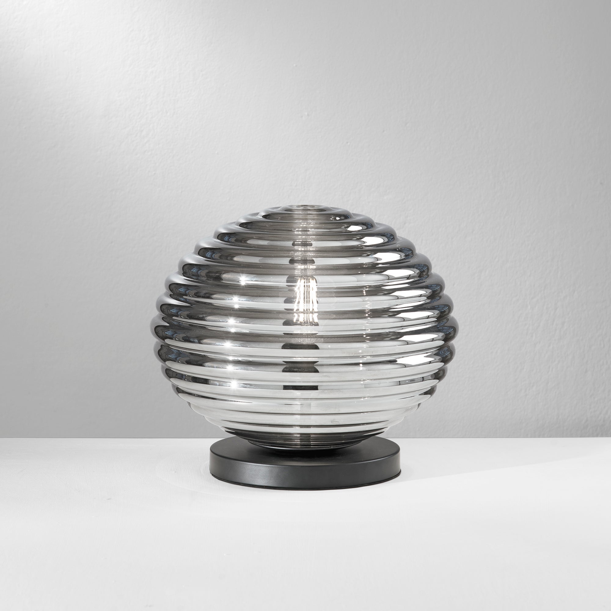 Lampe de table RIPPLE en métal et verre