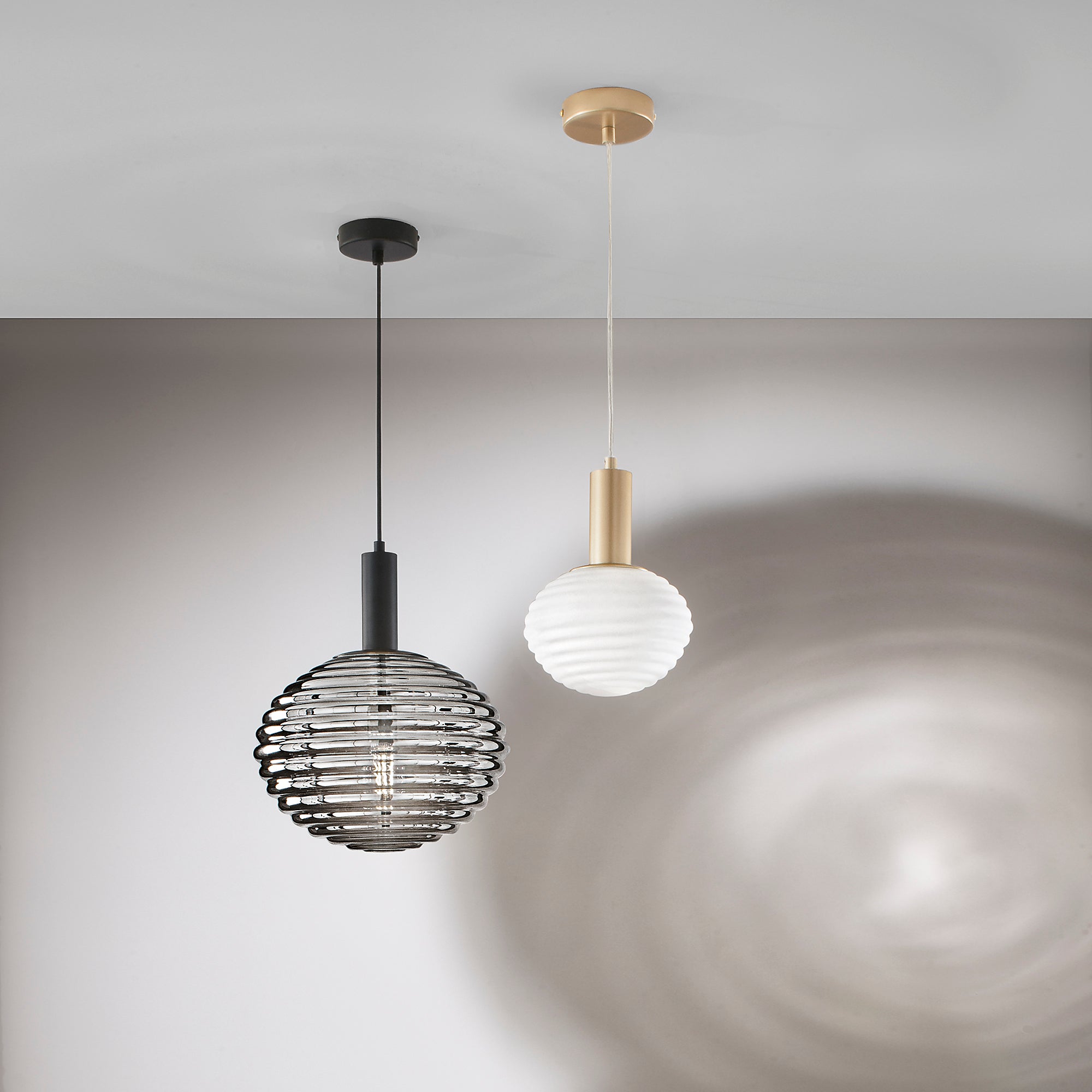 Sospensione RIPPLE in metallo con diffusore in vetro - FT-FeelThe