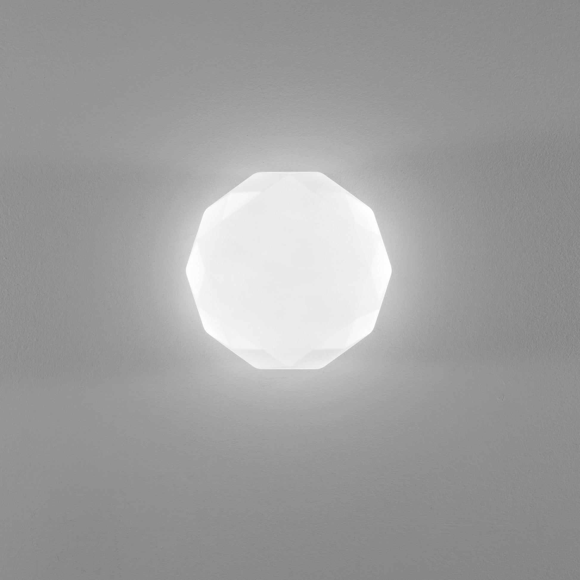 Plafoniera Led Sinope piccola - Foto sfondo grigio