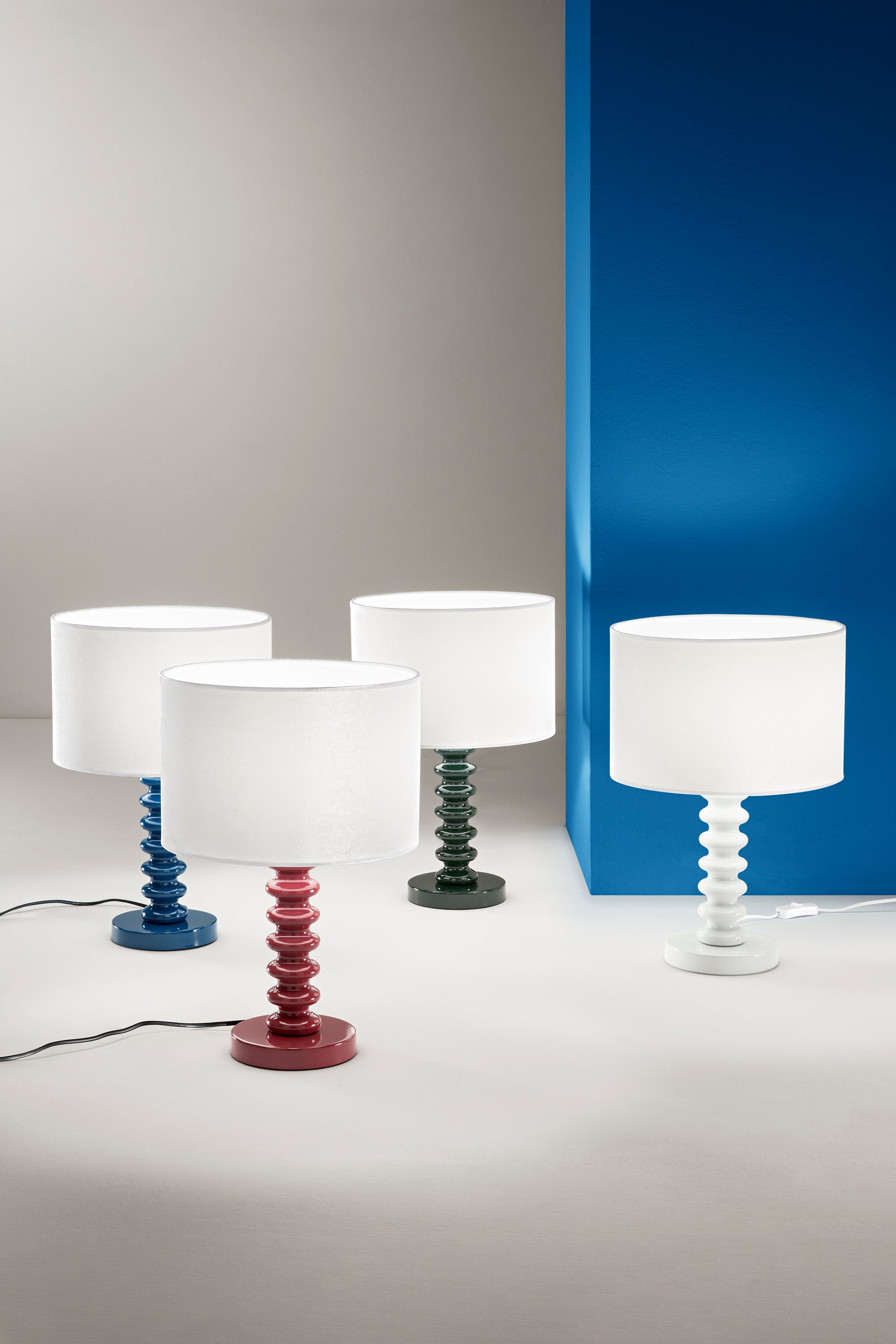 Lampada da tavolo Sultan in velluto con base in metallo