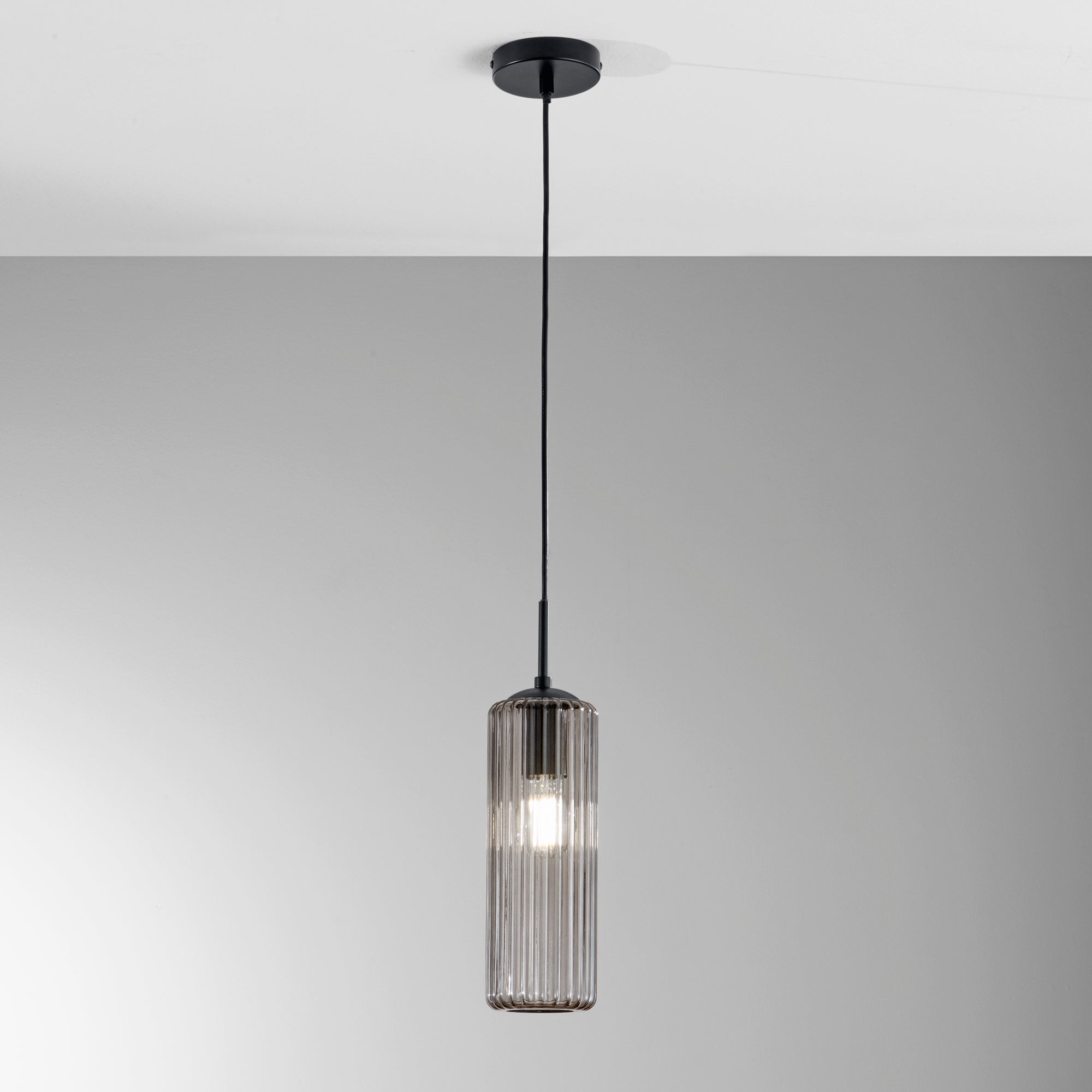 Sospensione Venice con vetro grigio