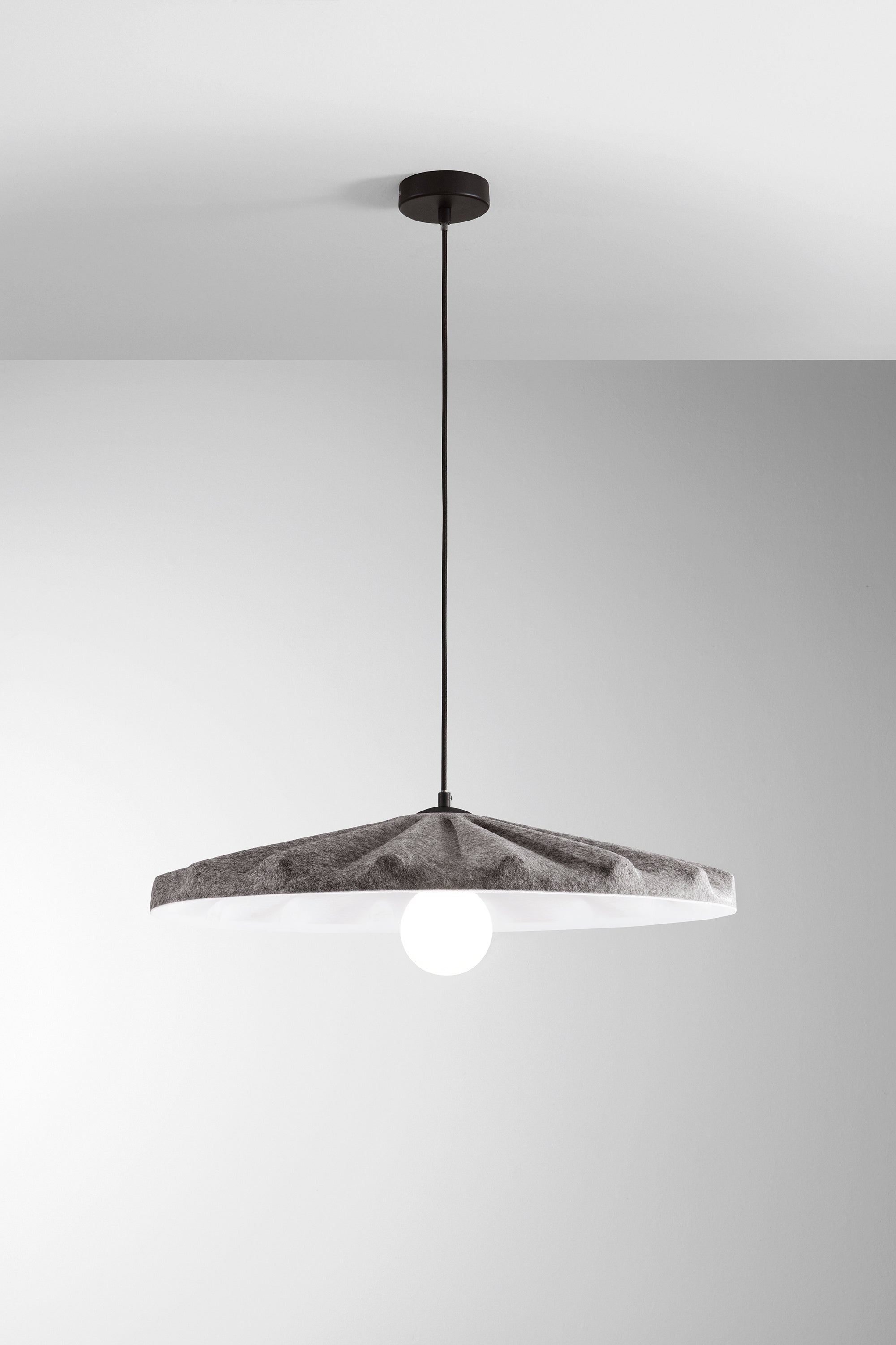 Sospensione Wimbledon in feltro naturale