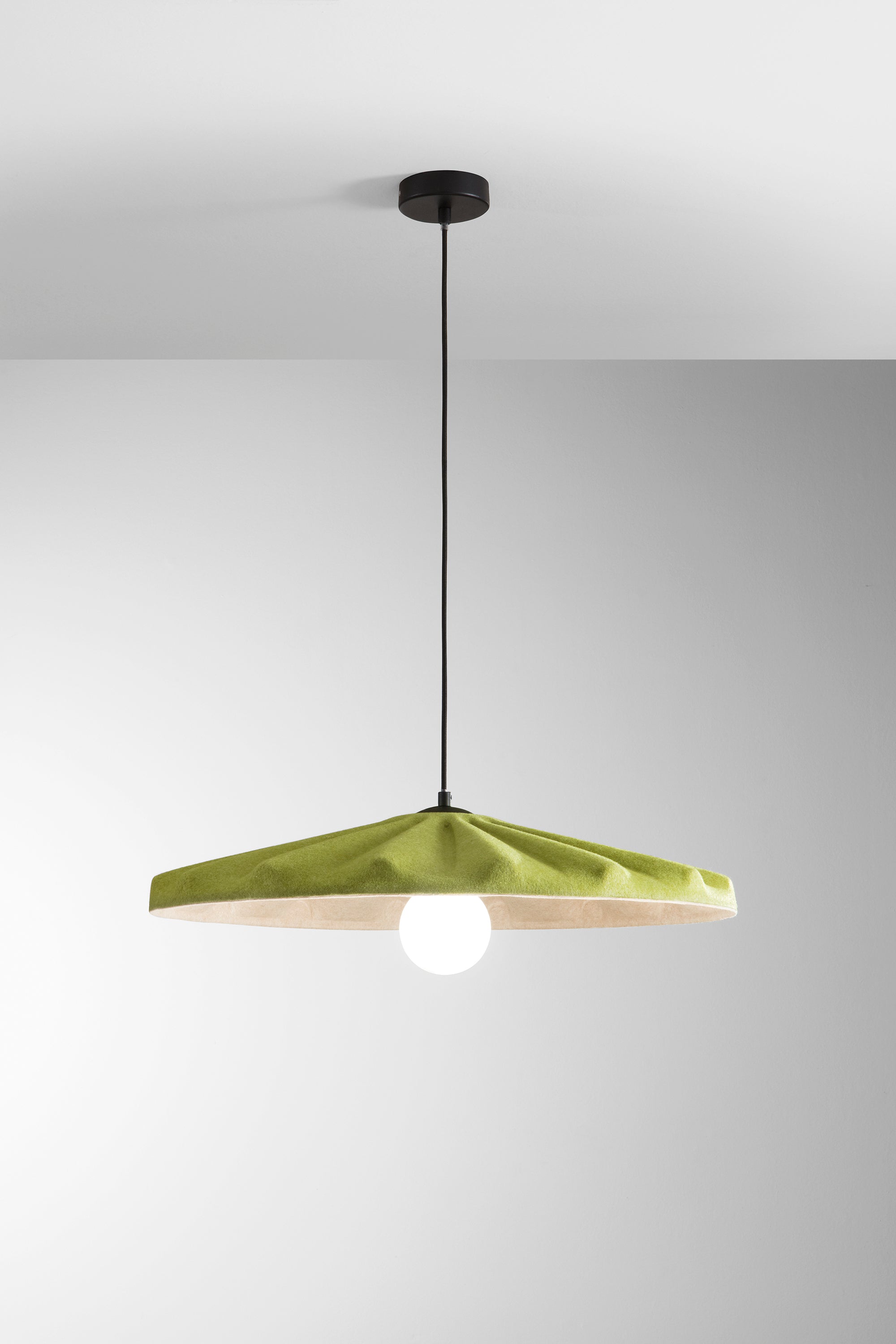 Sospensione Wimbledon in feltro naturale