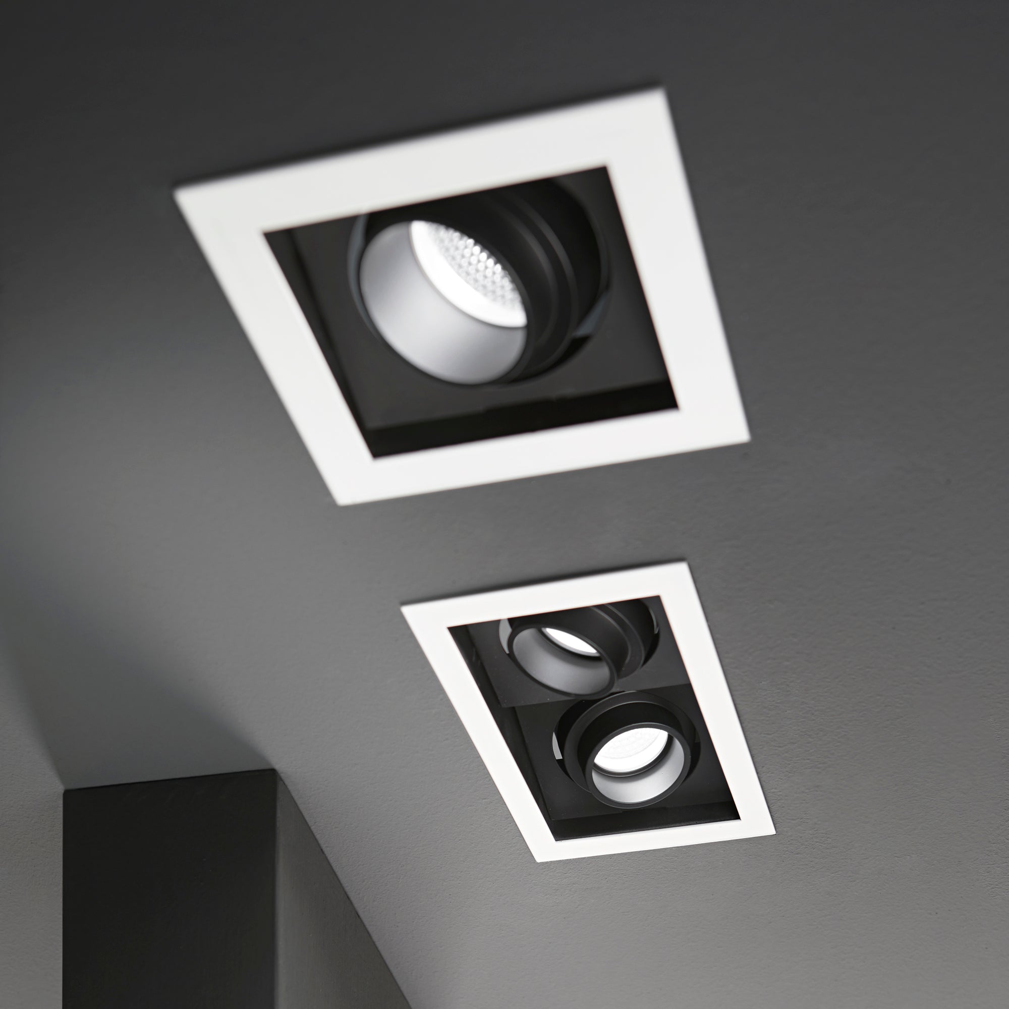 Luminaria de empotrar LED antirreflejos APOLLO con doble orientabilidad
