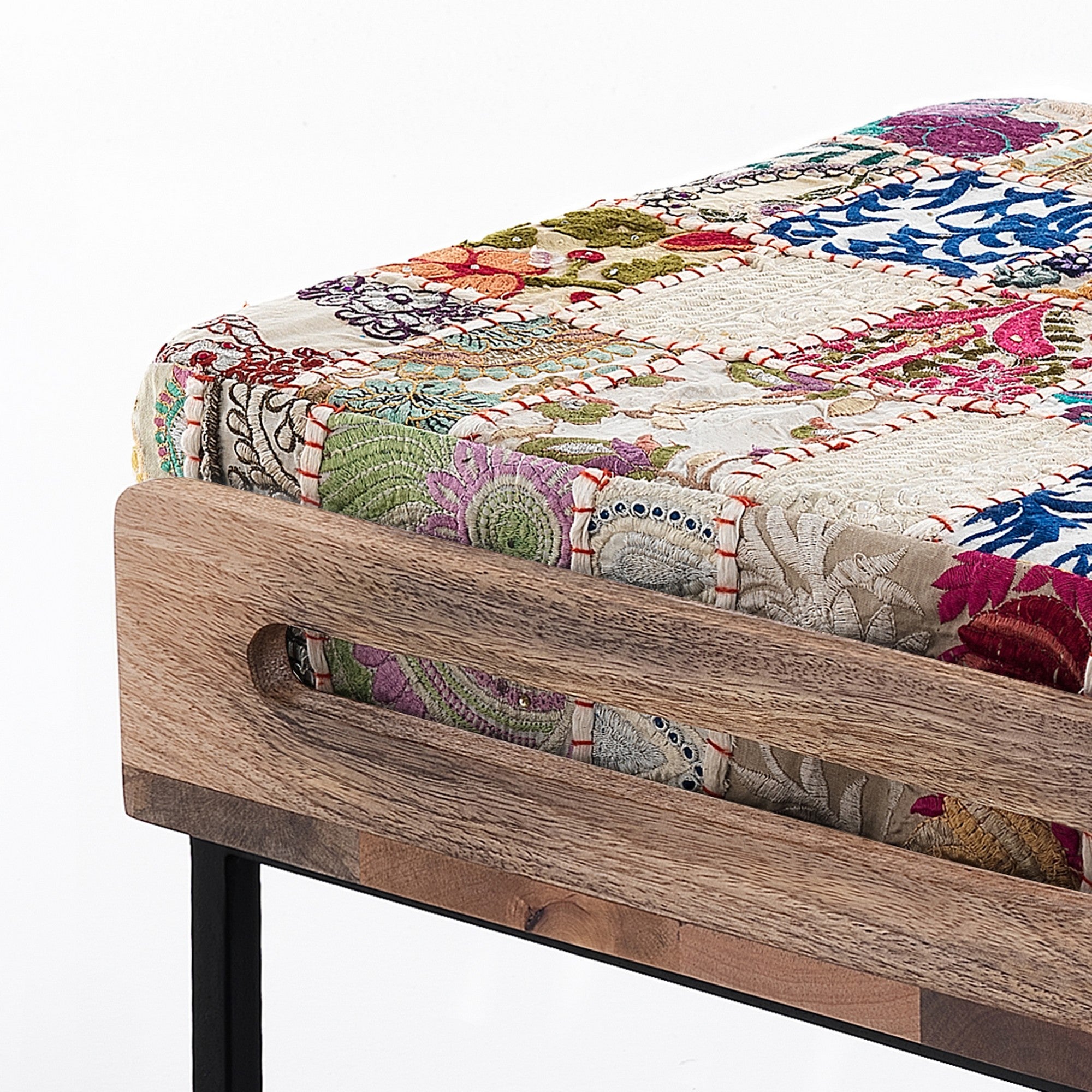 Pouf PALLET avec coussin en technique patchwork