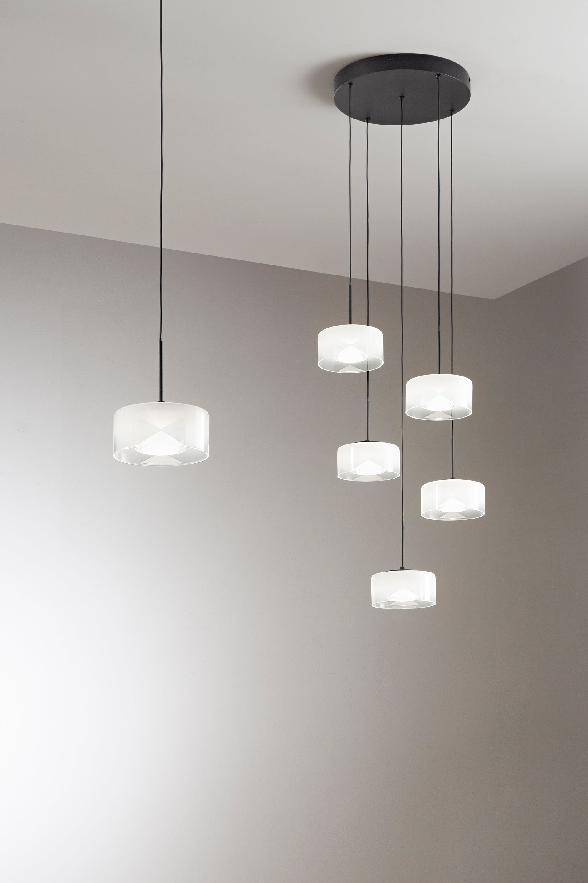 Sospensione EMILY con luce regolabile | FT Feel The