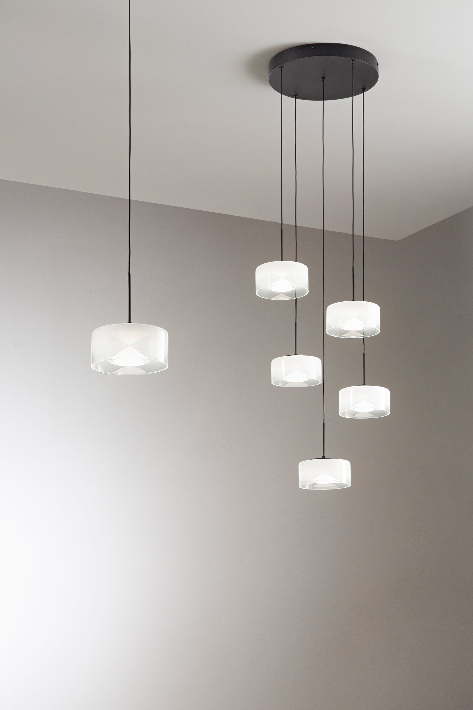 Sospensione EMILY con luce regolabile | FT Feel The