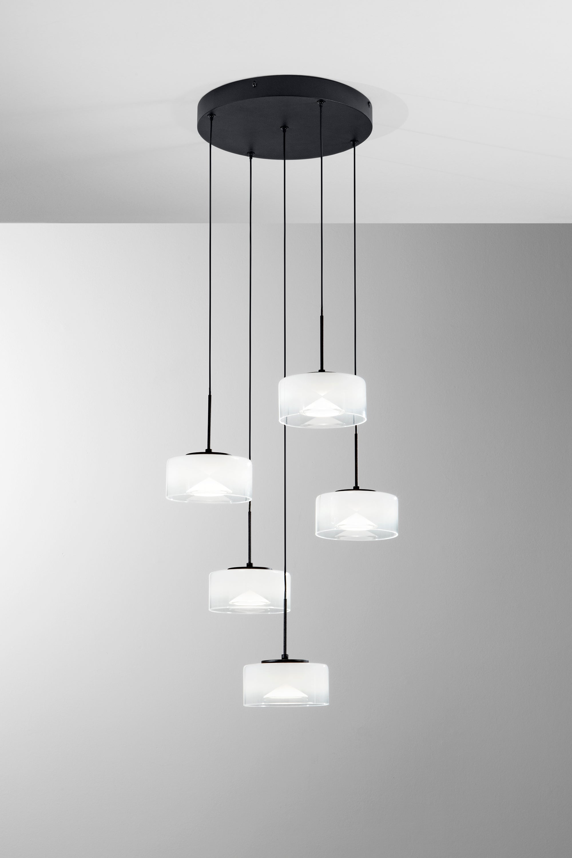 Sospensione EMILY con luce regolabile | FT Feel The