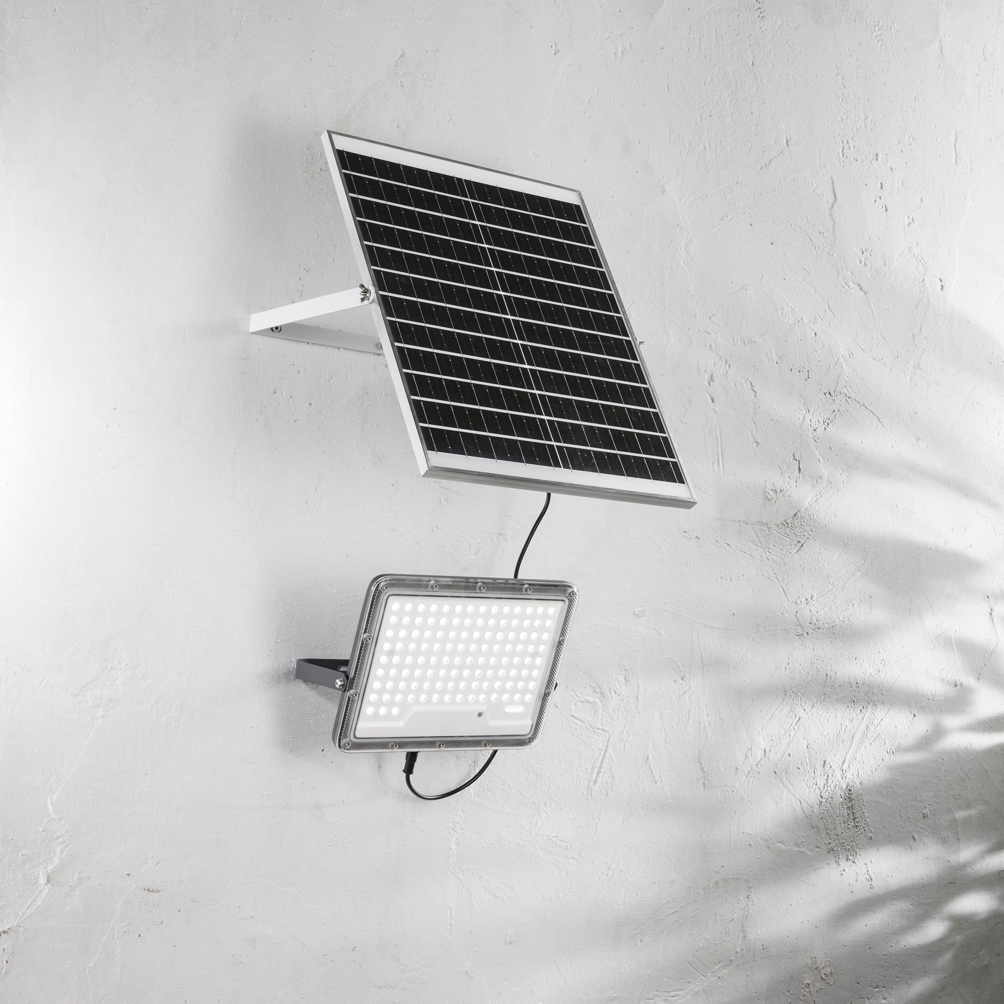 GLASER LED light with solar panel