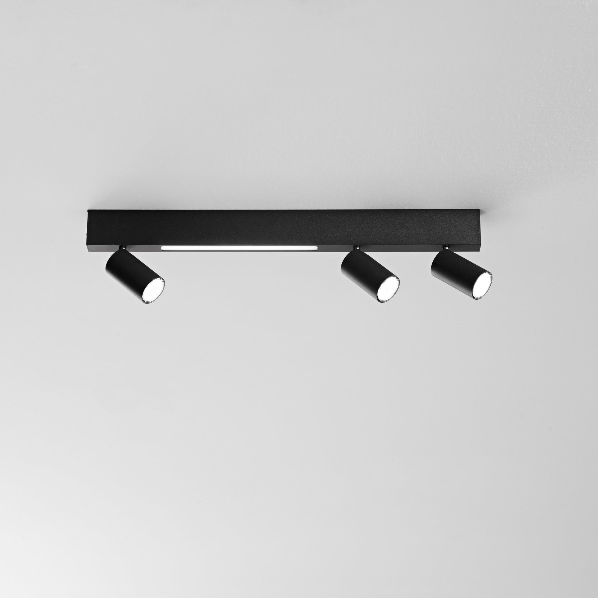 Plafoniera ORIENTED con struttura in metallo | FT Feel The