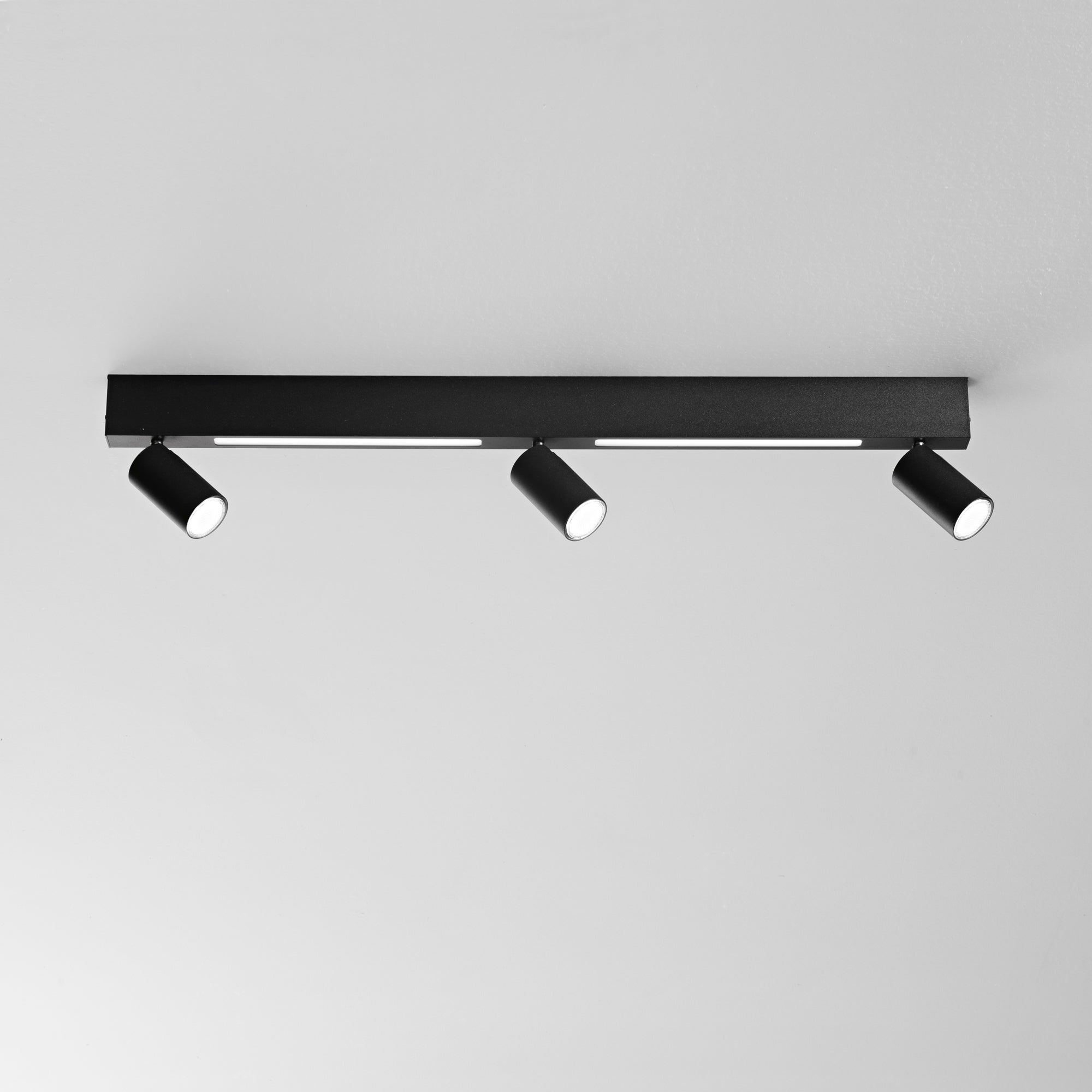 Plafoniera ORIENTED con struttura in metallo | FT Feel The