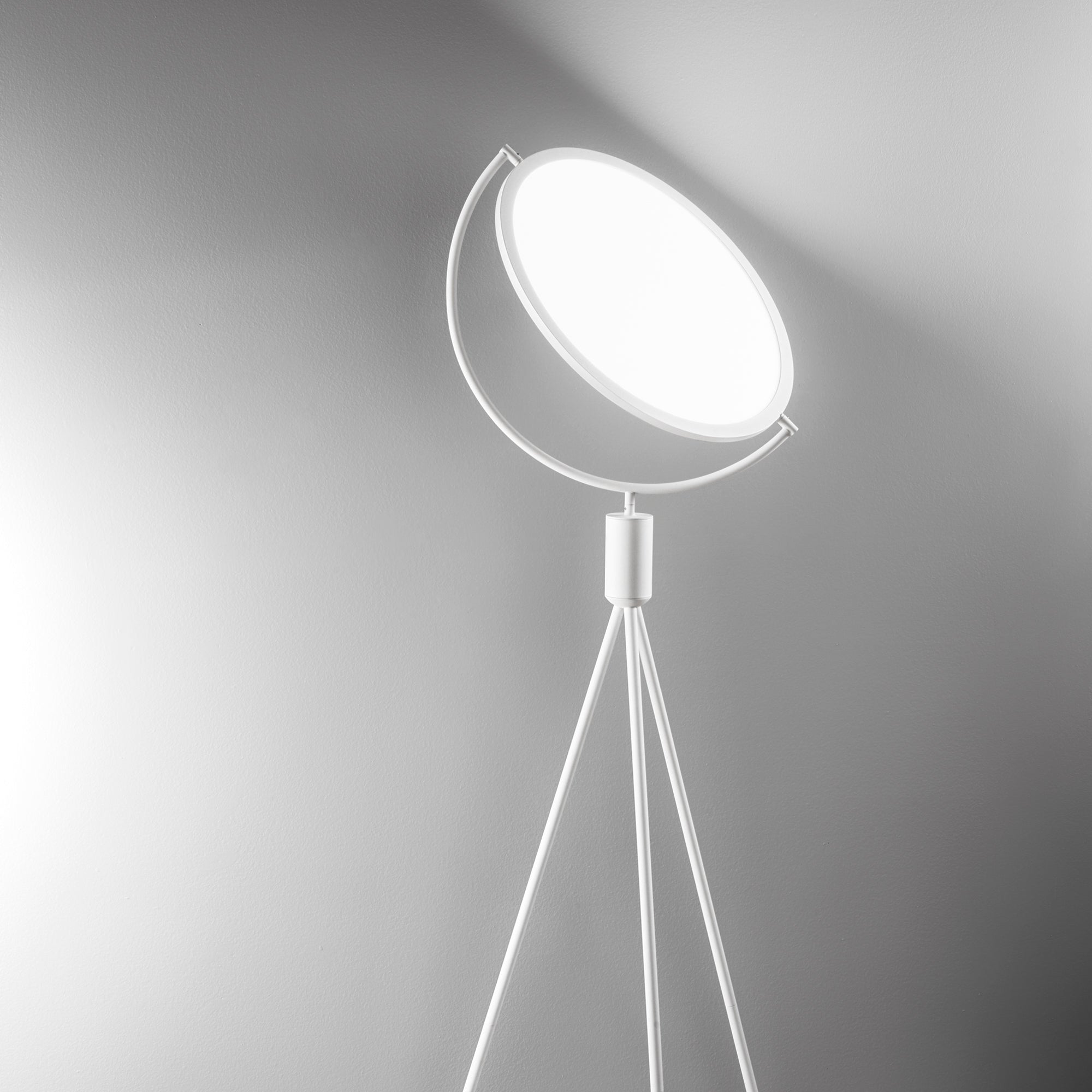 Piantana LED RADAR con diffusore orientabile ed interruttore CCT - FT-FeelThe