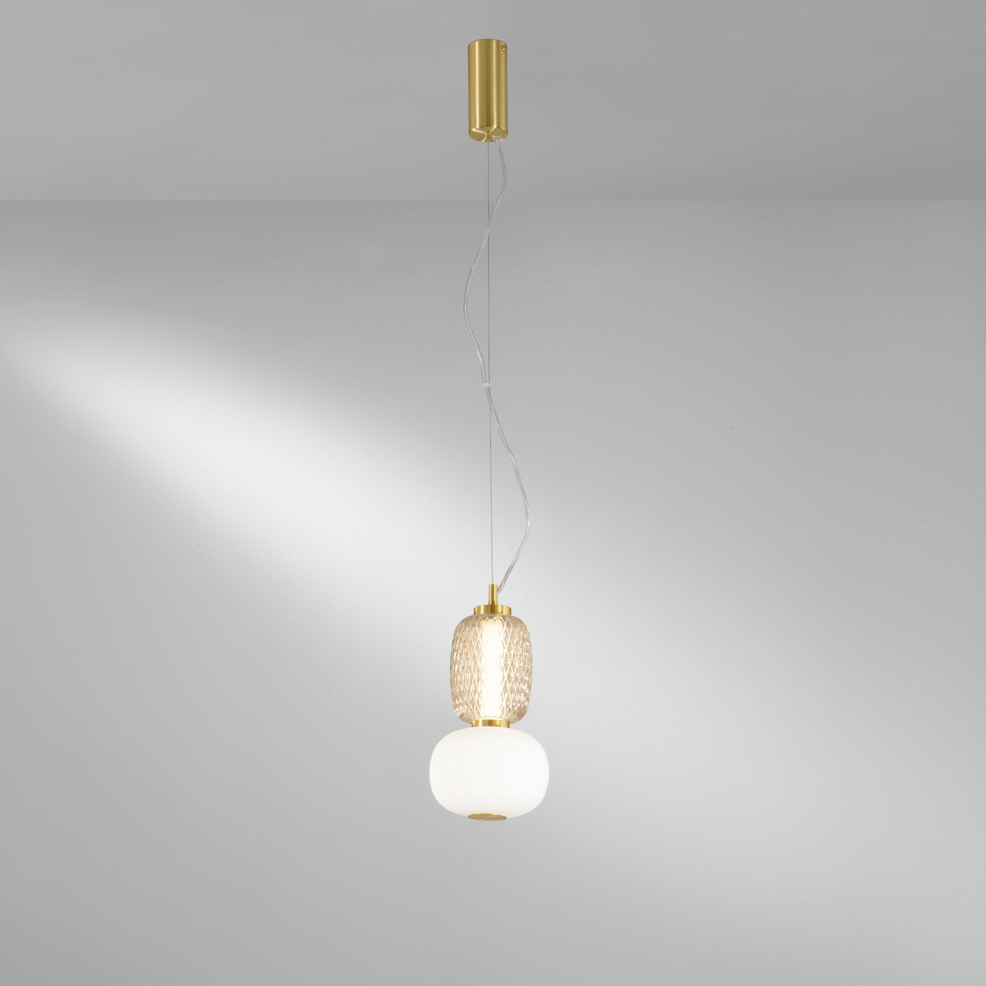 Sospensione TOTEM oro vetro trasparente con diffusore opale LED Integrato - FT-FeelThe