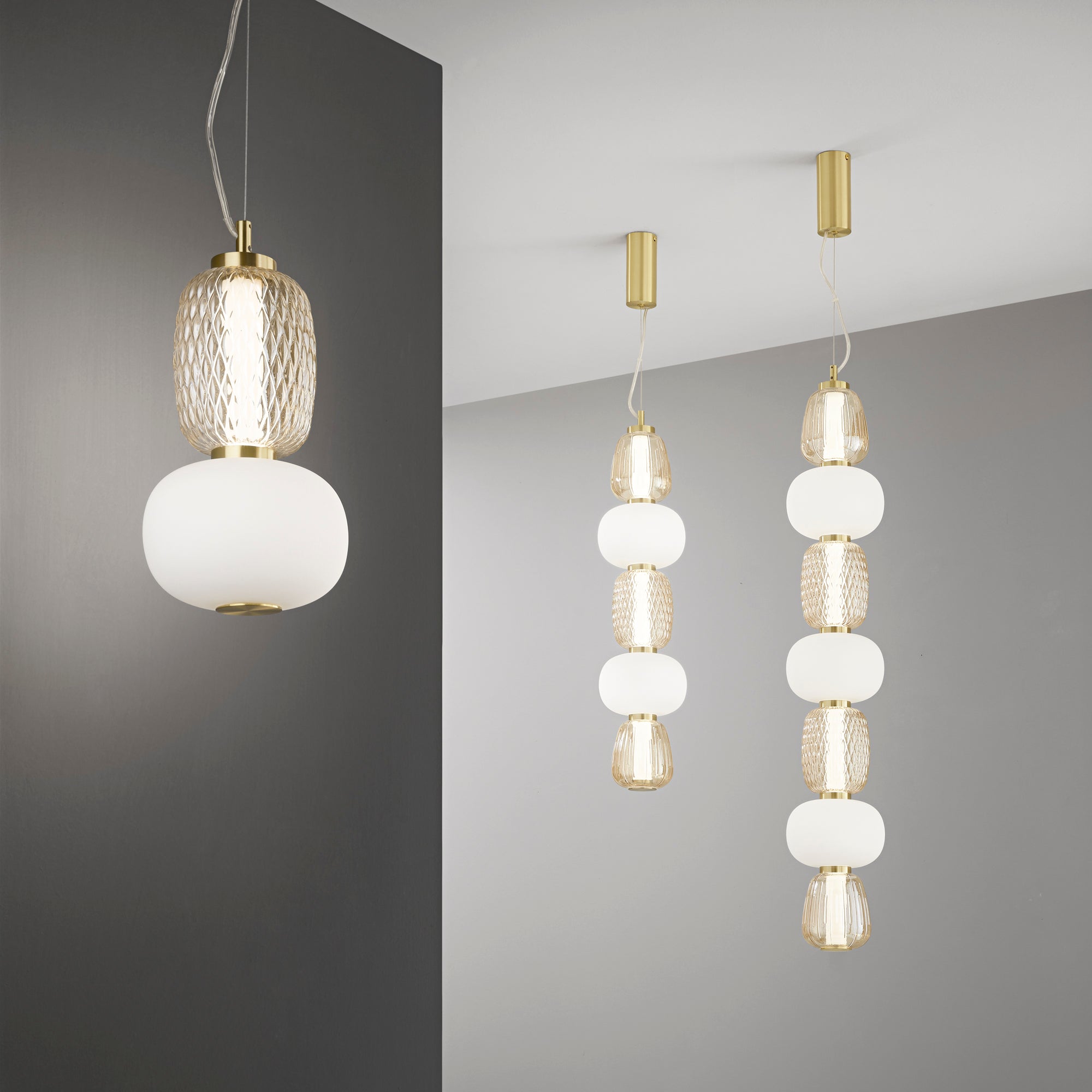 Sospensione TOTEM oro vetro trasparente con diffusore opale LED Integrato - FT-FeelThe