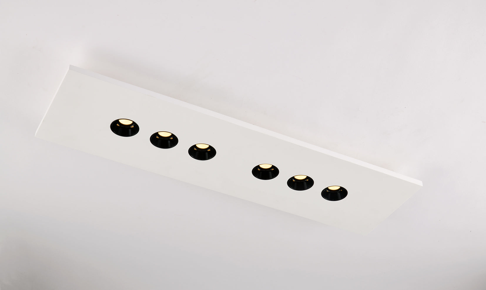 Plafoniera LED XICO verniciabile con interruttore CCT per la regolazione colore - FT-FeelThe