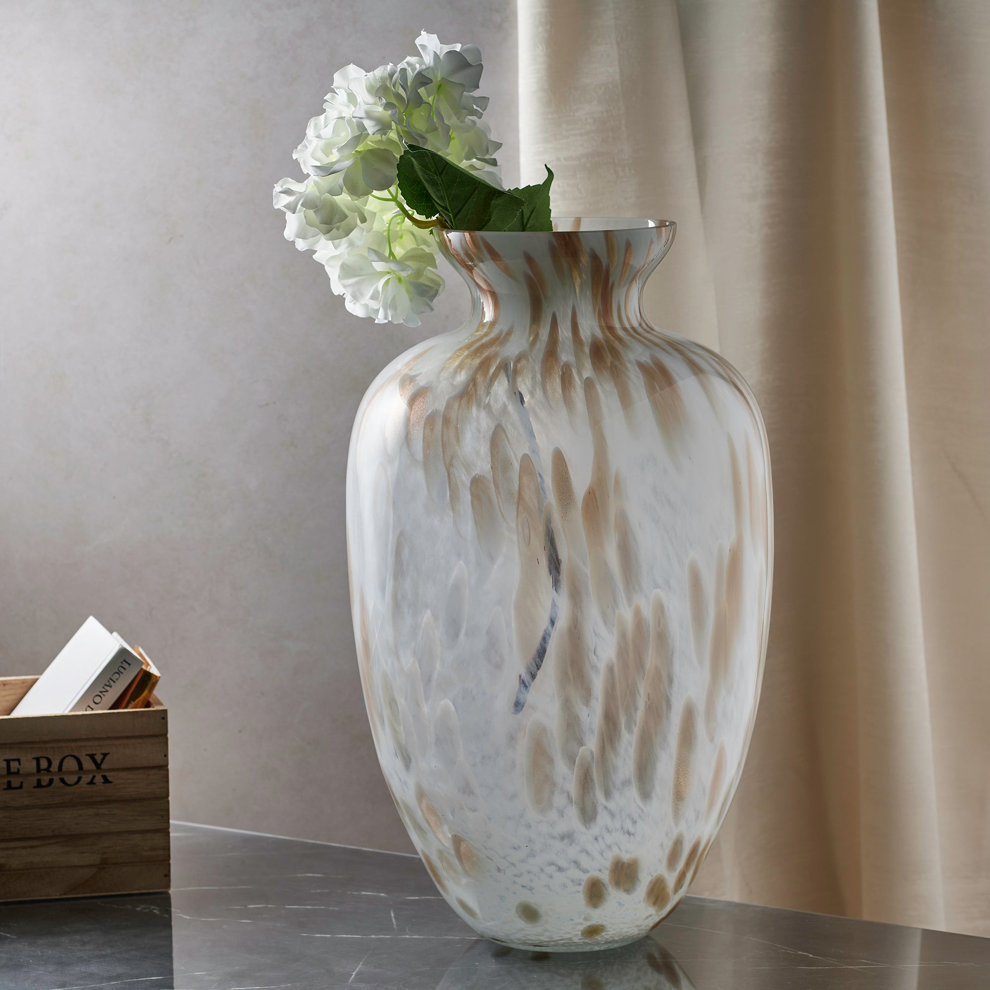 Vase artisanal blanc REINESSANCE en verre de Murano