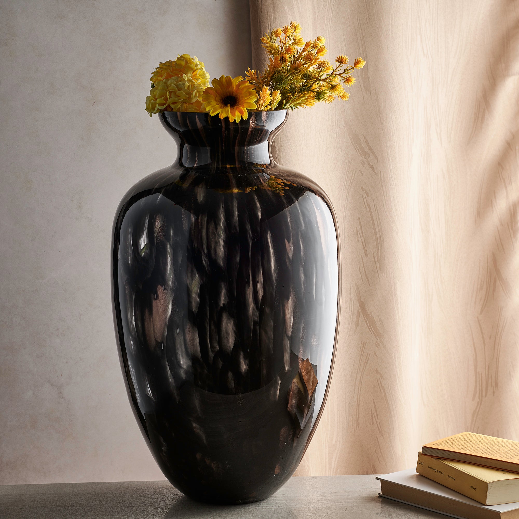 Vase artisanal noir REINESSANCE en verre de Murano