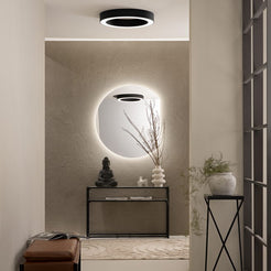 Specchio alba in bagno con plafoniera