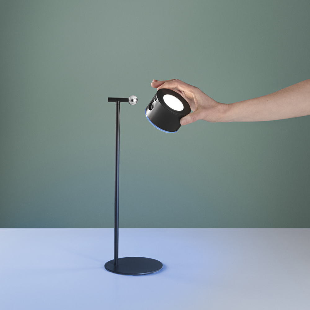 Lampada da tavolo ricaricabile TESLA con luce CCT e RGB