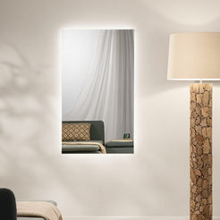 Specchio Halo rettangolare in soggiorno