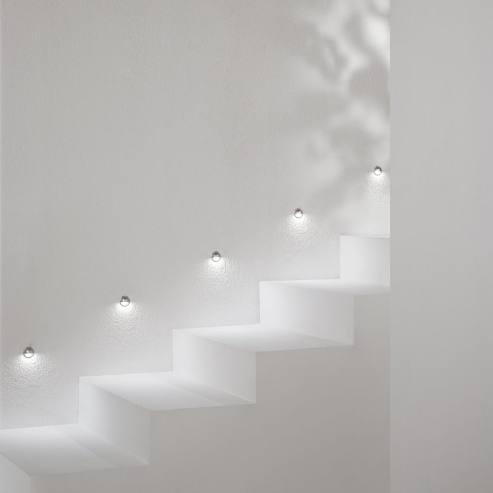 Rider recessed 6-piece steplight kit, walkable with silver finish and integrated LED 