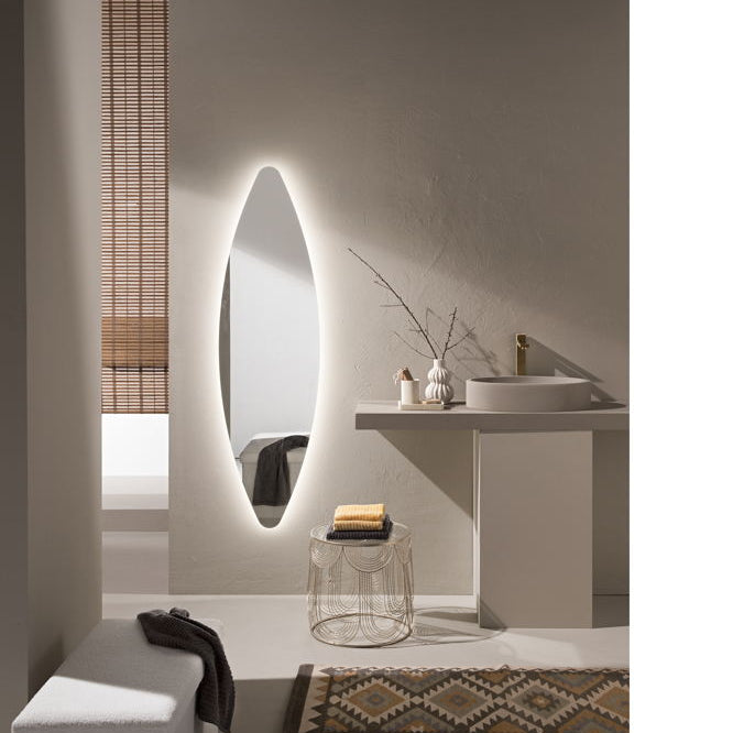 Specchio REM ovale ambientato in bagno