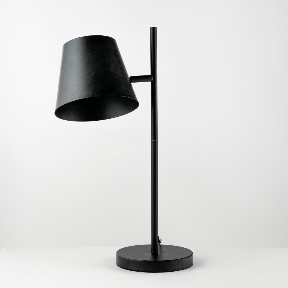 Lampada da tavolo COLT in metallo