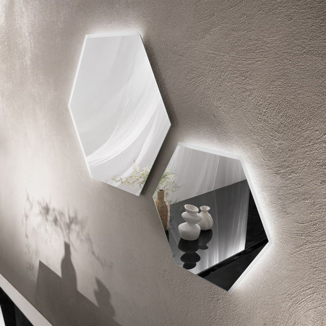 Specchio Exa esagonale foto con due modelli