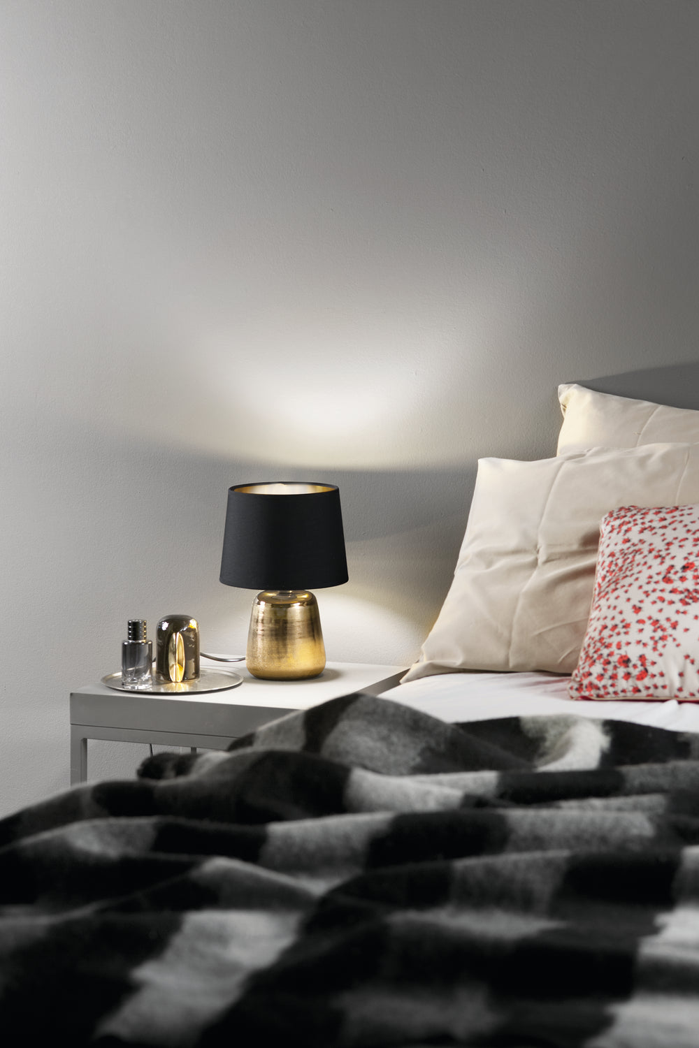 Lumetto ECSTASY con struttura in ceramica e paralume in tessuto