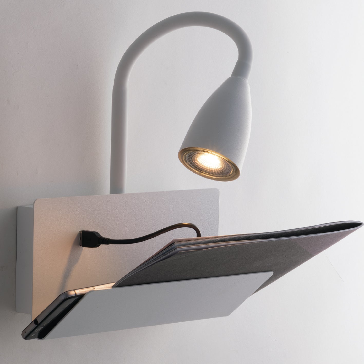 Applique GULP in metallo con presa USB - FT-FeelThe