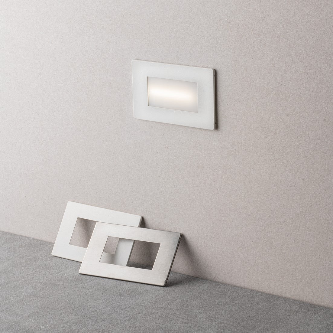 Segnapassi BOLT ad incasso con alloggio in cassetta di derivazione 503 o 506L con interruttore CCT - FT-FeelThe