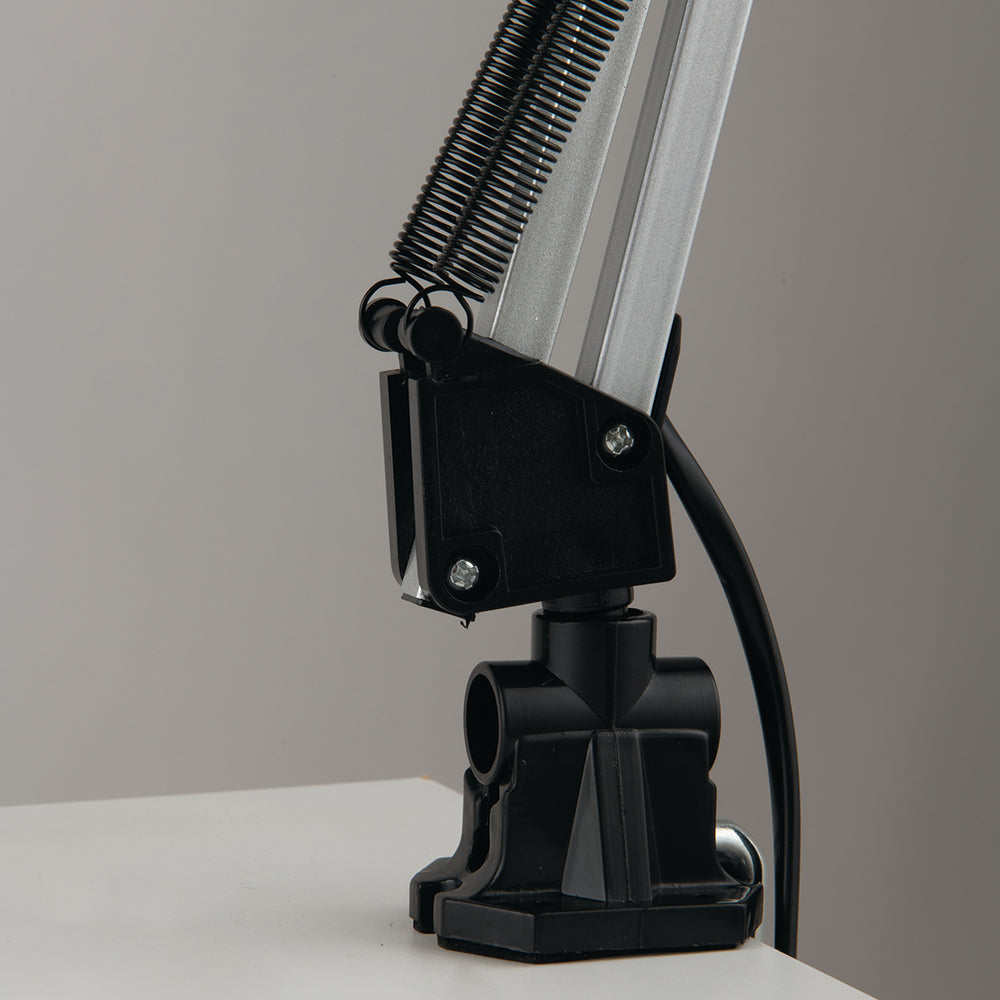 Lampada da lettura Architetto, con braccio e diffusore orientabile in metallo e possibilità di fissaggio su tavolo. (1XE27)
