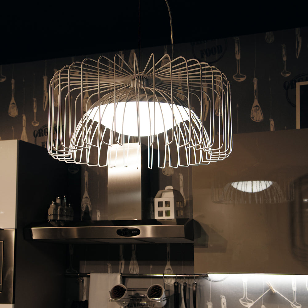 Lampadario a sospensione LED COUGAR con struttura in fili di metallo