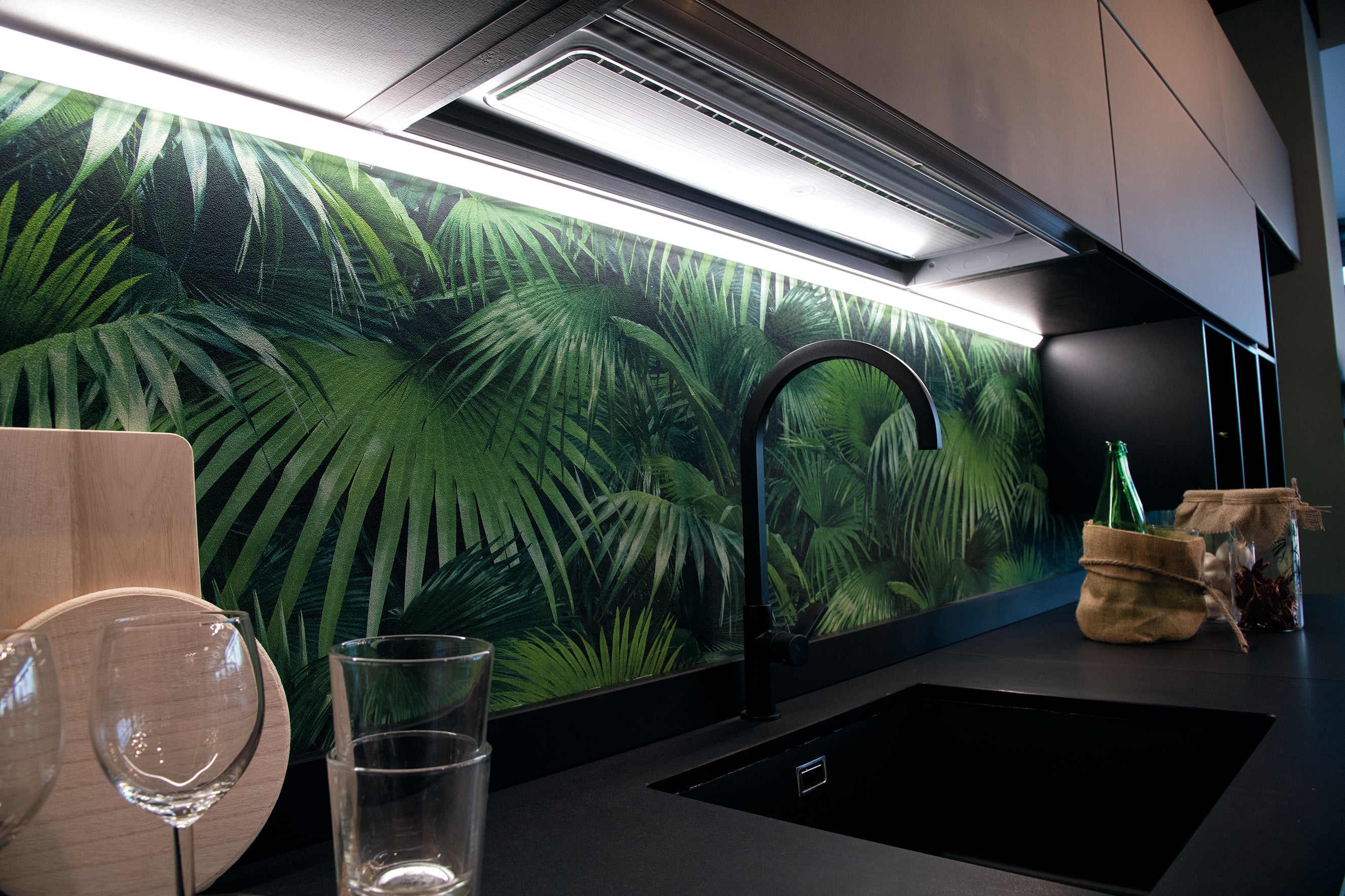 Barra sotto pensile touch angolare LED Unix in alluminio nichel e diffusore in pc riflettente, luce naturale, 210/240/300 cm. - FT-FeelThe
